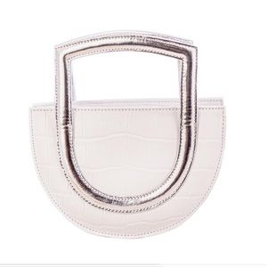 NWOT Aliel White-Silver Sukoon Handbag